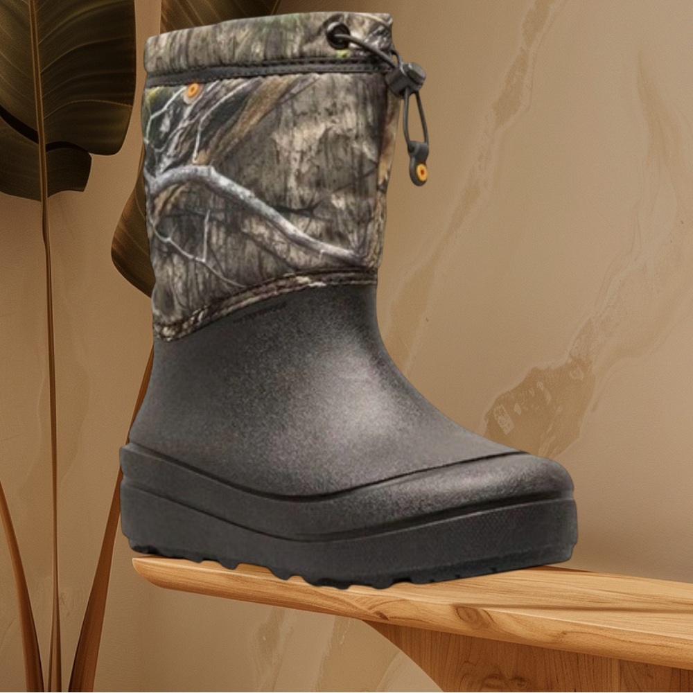 Camouflage Mossy Oak BOGS Winter Boots